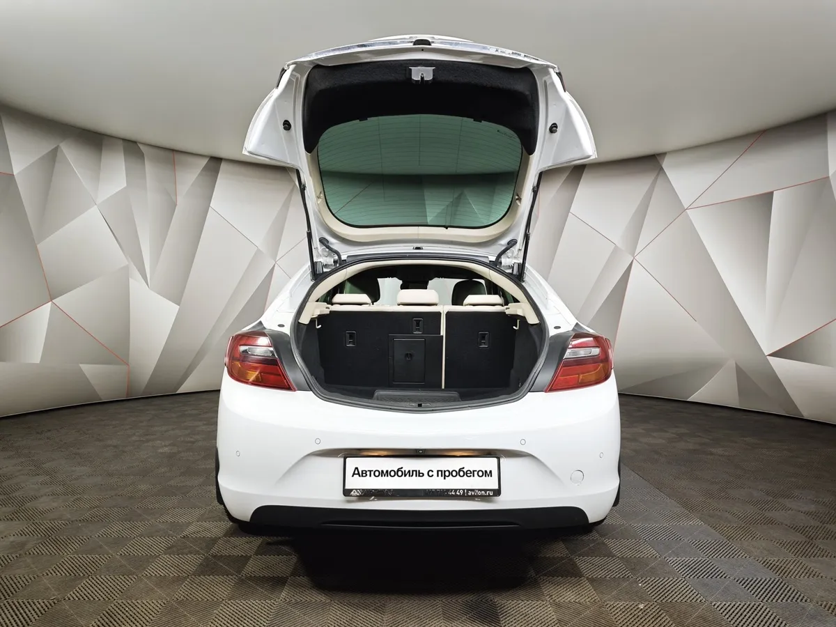 Opel Insignia 1.6 SIDI Turbo Ecotec AT (170 л.с.) Белый в АВИЛОН. Слайд №11