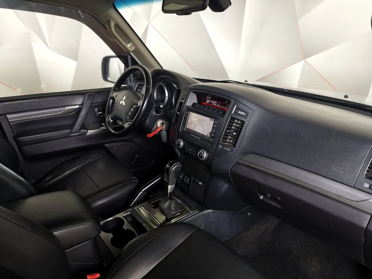 Mitsubishi Pajero 3.0 AT AWD (178 л.с.) Коричневый в АВИЛОН. Слайд №13