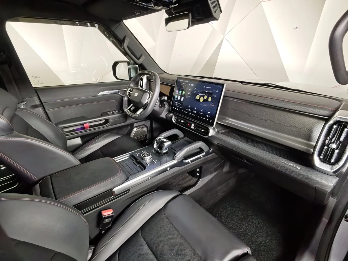 JETOUR T2 2.0T 8AT AWD (245 л.с.) Премиум Серый в АВИЛОН. Слайд №13