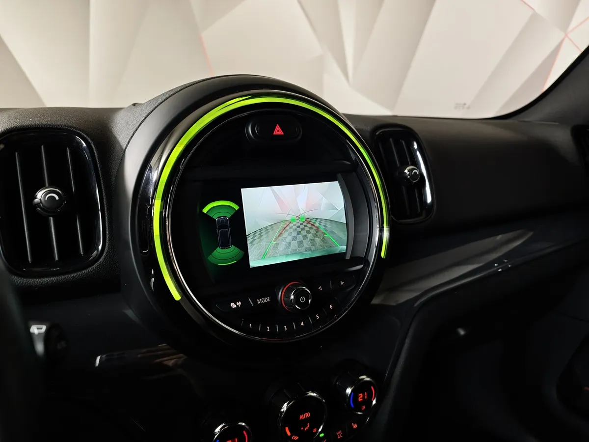 Mini Countryman Cooper 1.5 AT (136 л.с.) Essential Зеленый в АВИЛОН. Слайд №17