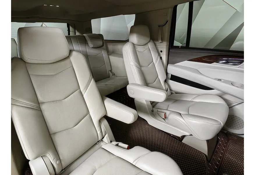 Cadillac Escalade 6.2 V8 АТ 4WD ESV (409 л.с.) Черный в АВИЛОН. Слайд №17