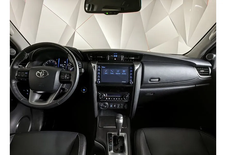 Toyota Fortuner 2.8d AT 4WD (200 л.с.) Белый в АВИЛОН. Слайд №14