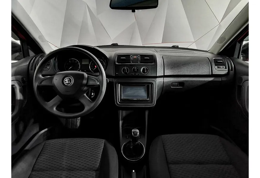 Skoda Fabia 1.4 MT (125 л.с.) Красный в АВИЛОН. Слайд №14