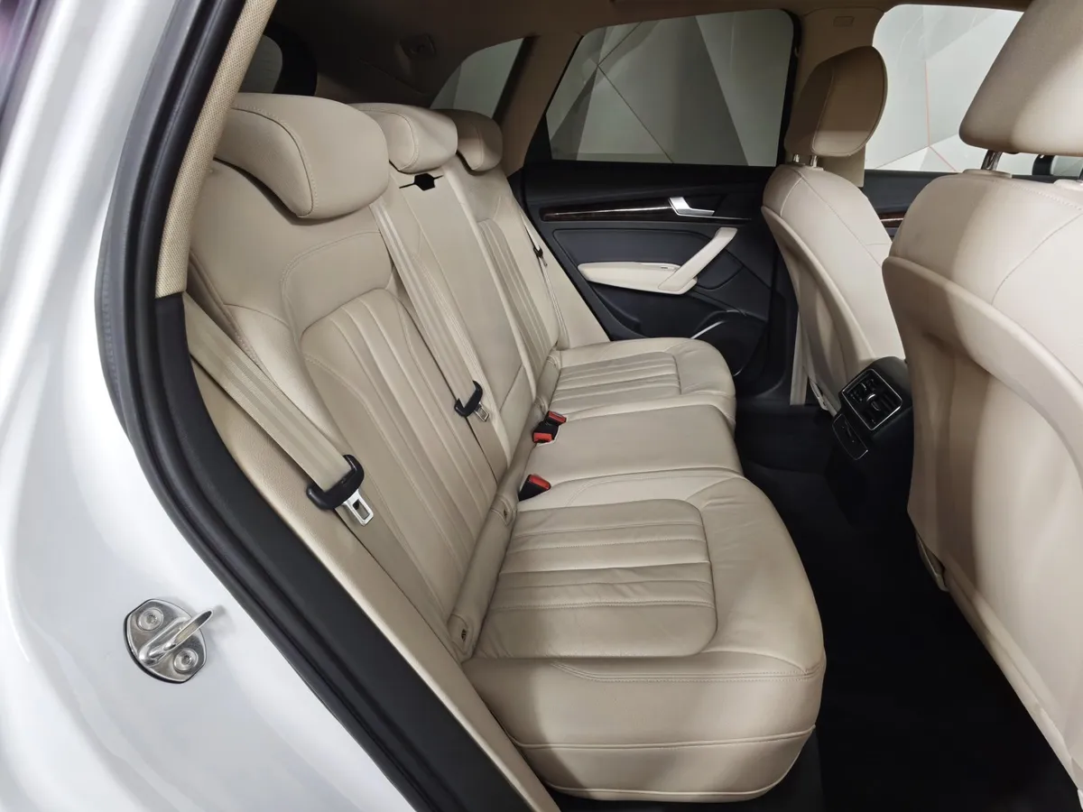 Audi Q5 2.0 TFSI S tronic quattro (249 л.с.) Design Белый в АВИЛОН. Слайд №15