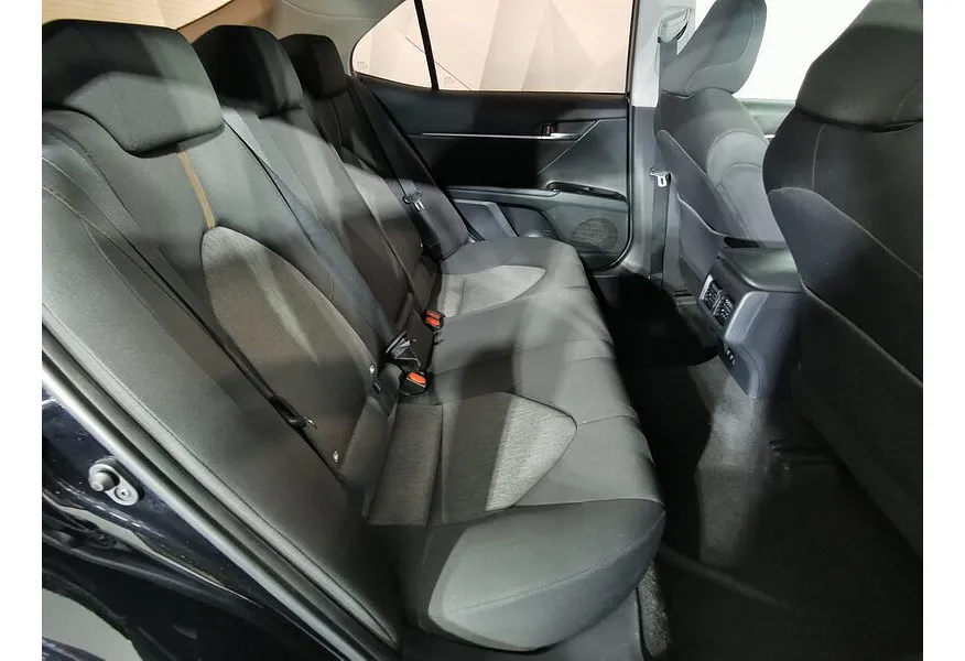 Toyota Camry 2.5 AT (181 л.с.) Черный в АВИЛОН. Слайд №14 Toyota Camry 2.5 AT (181 л.с.) Черный в АВИЛОН. Слайд №14