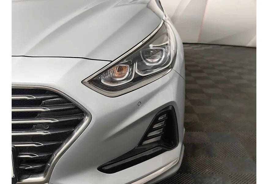 Hyundai Sonata 2.0 AT (150 л.с.) Style Серебристый в АВИЛОН. Слайд №10 Hyundai Sonata 2.0 AT (150 л.с.) Style Серебристый в АВИЛОН. Слайд №10