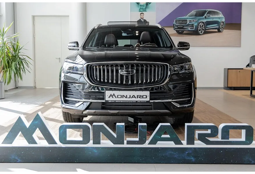 Geely Monjaro 2.0T 8AT 4WD (238 л.с.) Flagship Черный в АВИЛОН. Слайд №3