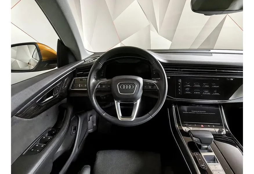Audi Q8 55 TFSI Tiptronic quattro (340 л.с.) Оранжевый в АВИЛОН. Слайд №20