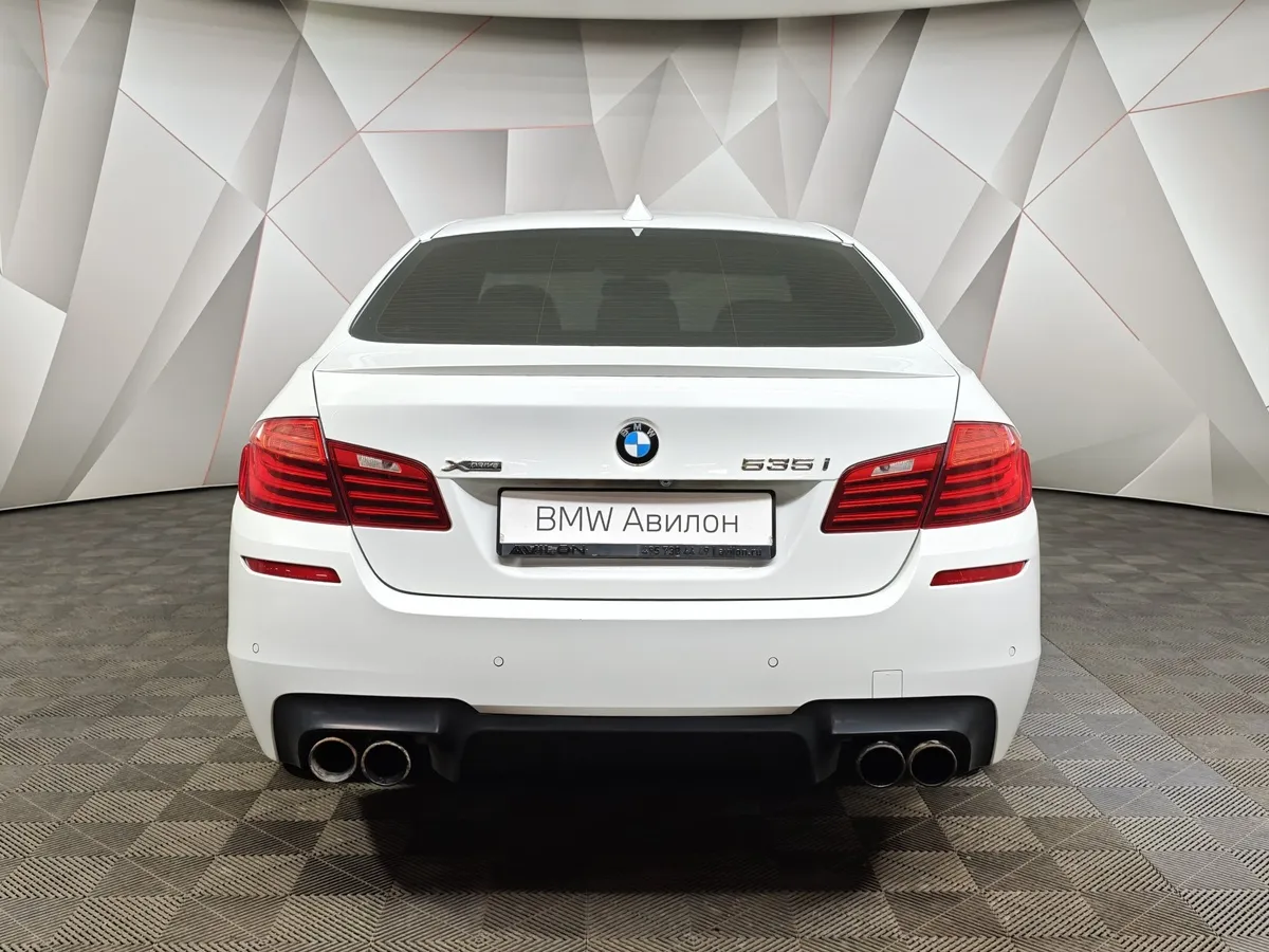 BMW 5 серия 535i xDrive Steptronic (306 л.с.) Белый в АВИЛОН. Слайд №4