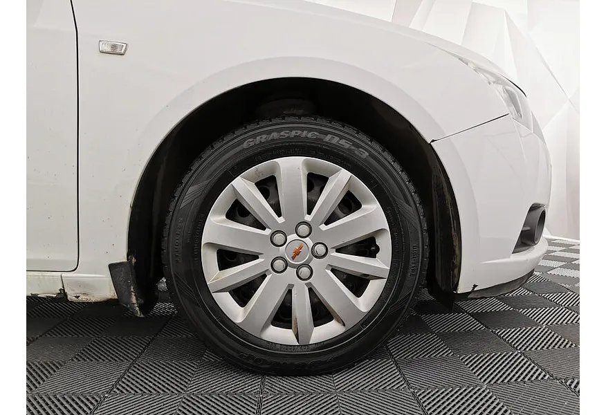 Chevrolet Cruze 1.6 AT (109 л.с.) Белый в АВИЛОН. Слайд №9