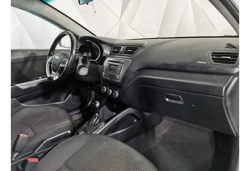 Kia Rio 1.6 AT (123 л.с.) Белый в АВИЛОН. Слайд №13