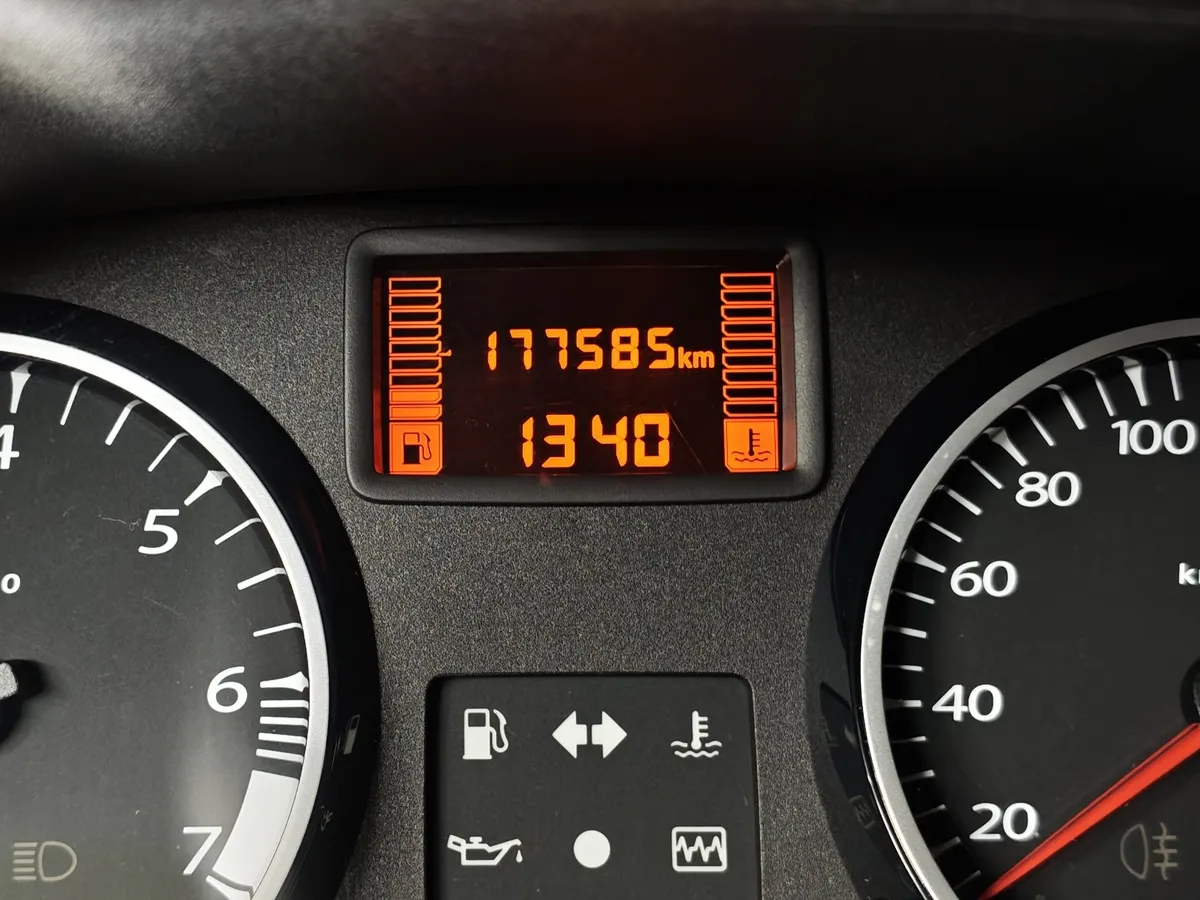 Renault Duster 2.0 MT 4x4 (143 л.с.) Коричневый в АВИЛОН. Слайд №17