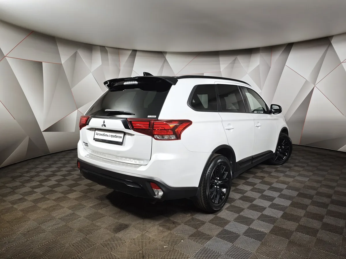 Mitsubishi Outlander 2.0 CVT 4WD (146 л.с.) Белый в АВИЛОН. Слайд №2