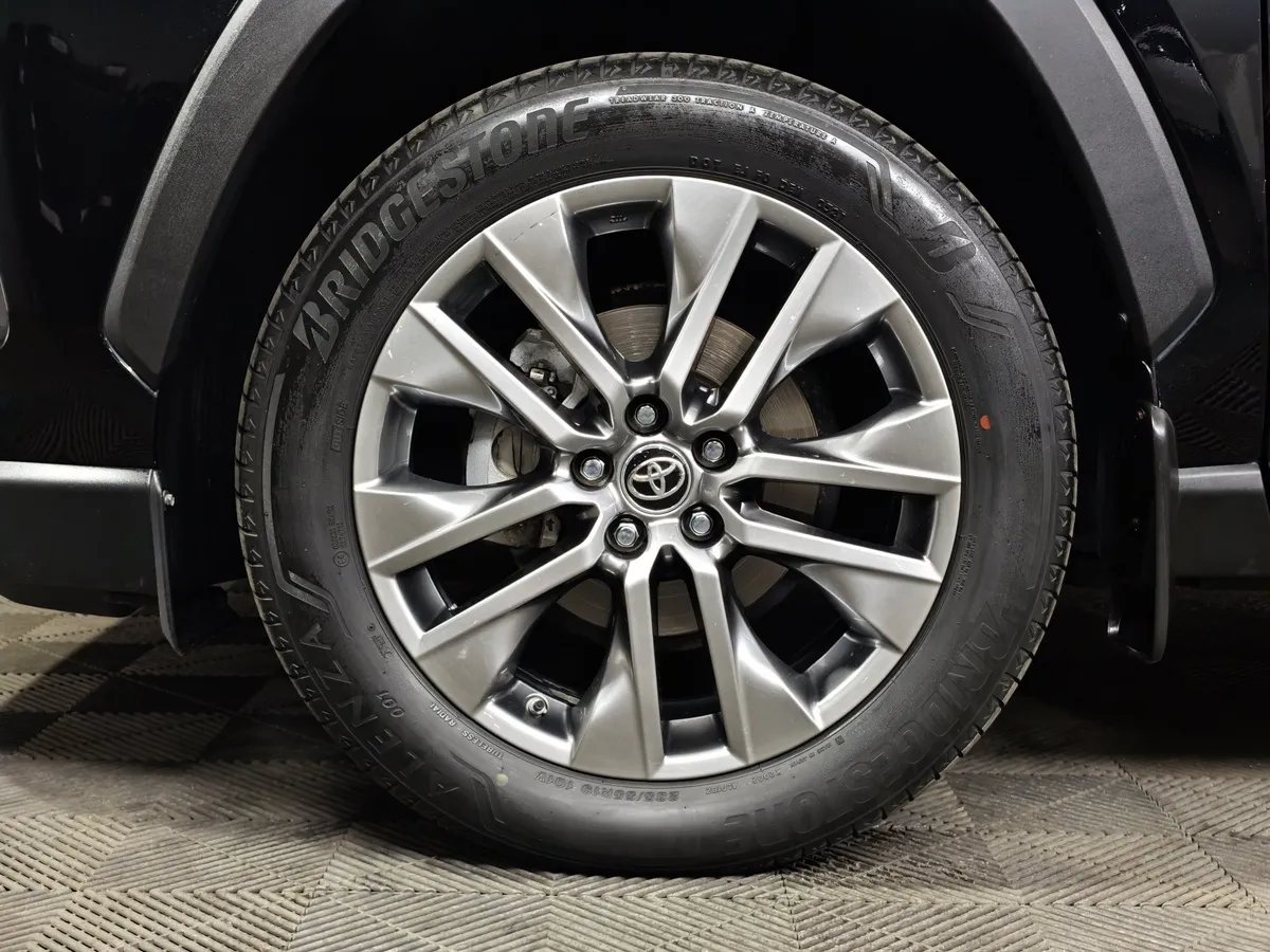 Toyota RAV4 2.0i CVT AWD (149 л.с.) Люкс Черный в АВИЛОН. Слайд №9