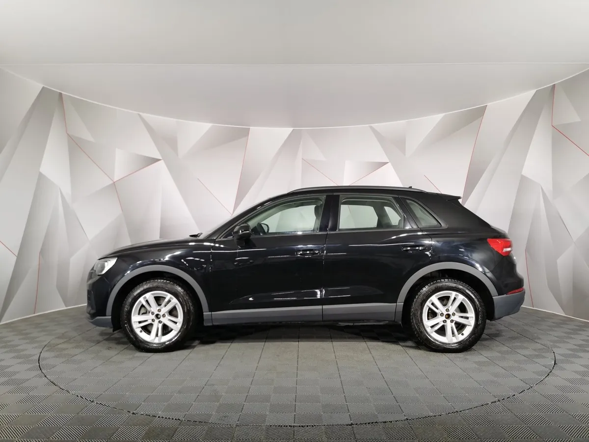 Audi Q3 2.0 TFSI S-tronic quattro (180 л.с.) Черный в АВИЛОН. Слайд №5