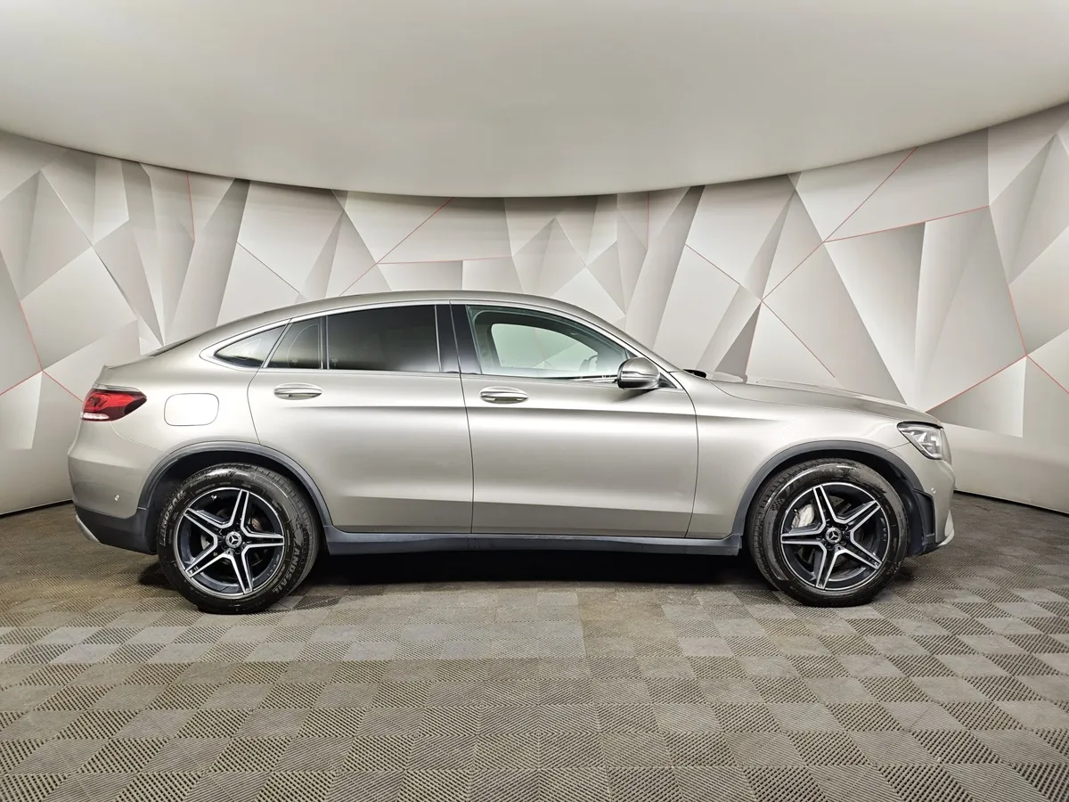 Mercedes-Benz GLC Купе 300 9G-TRONIC 4MATIC (249 л.с.) Sport Серебристый в АВИЛОН. Слайд №6