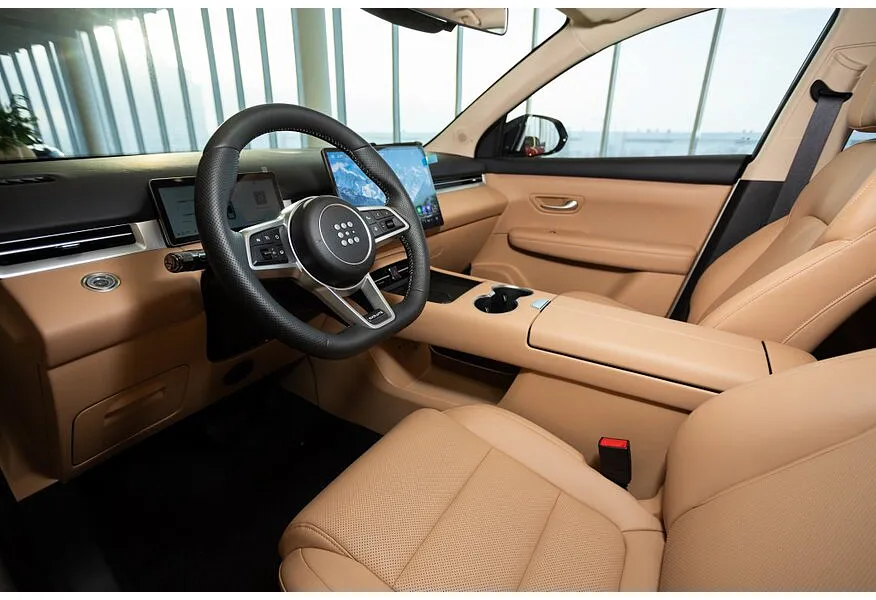 EVOLUTE i-SPACE 1.5 CVT AWD (218 л.с.) (5 мест) Черный в АВИЛОН. Слайд №7