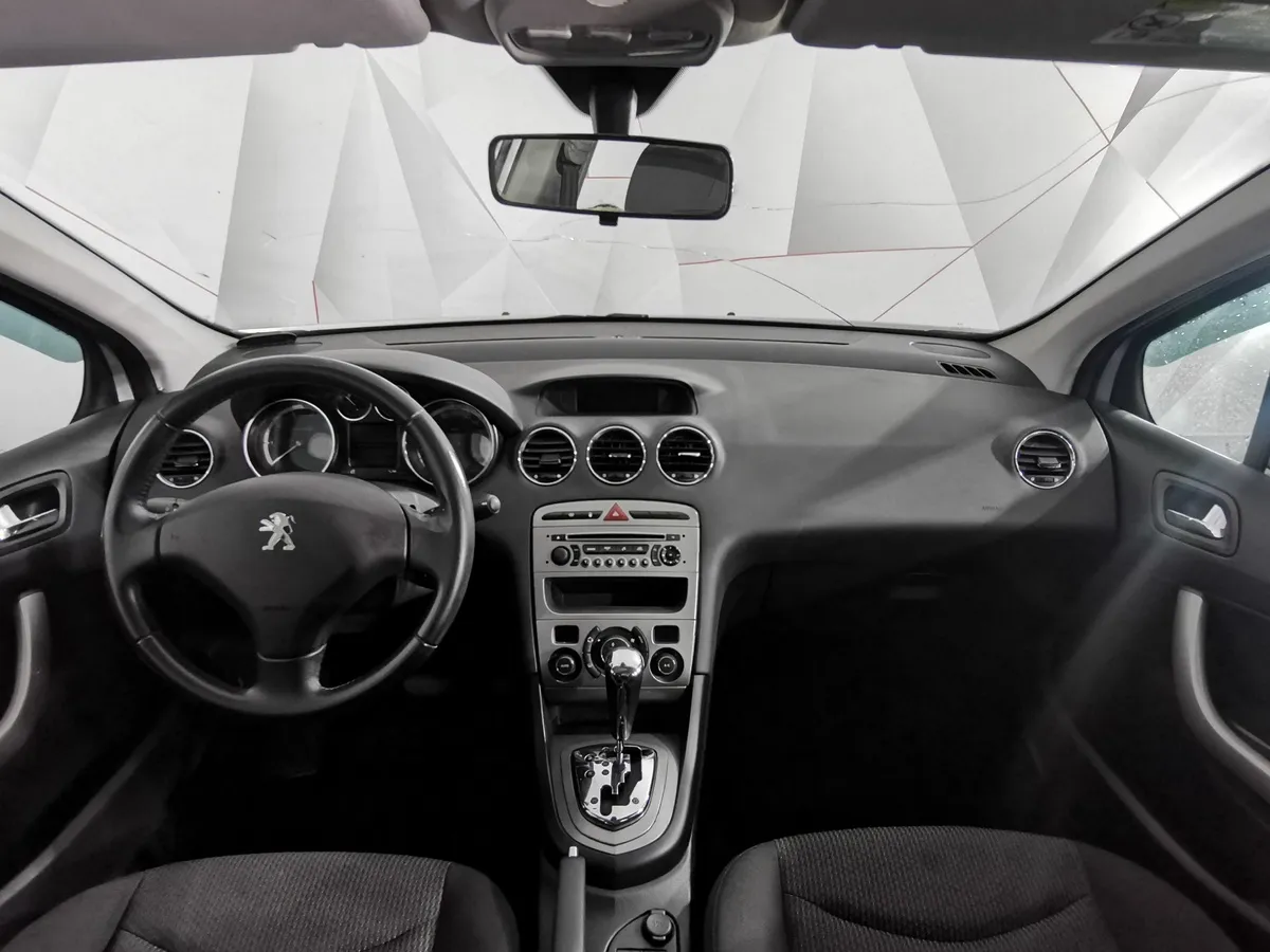 Peugeot 408 1.6 VTi AT (120 л.с.) Серебристый в АВИЛОН. Слайд №13