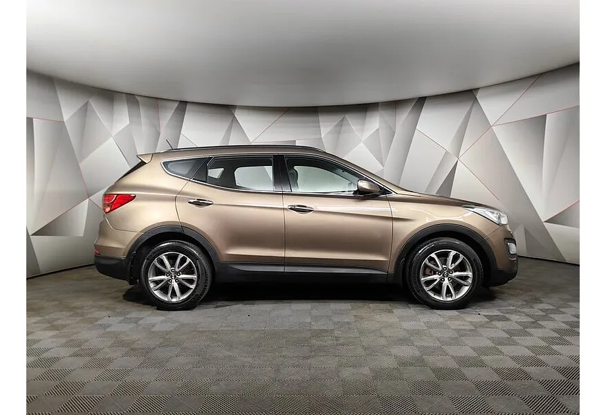 Hyundai Santa Fe 2.4 AT 4WD (175 л.с.) Sport Золотой в АВИЛОН. Слайд №6