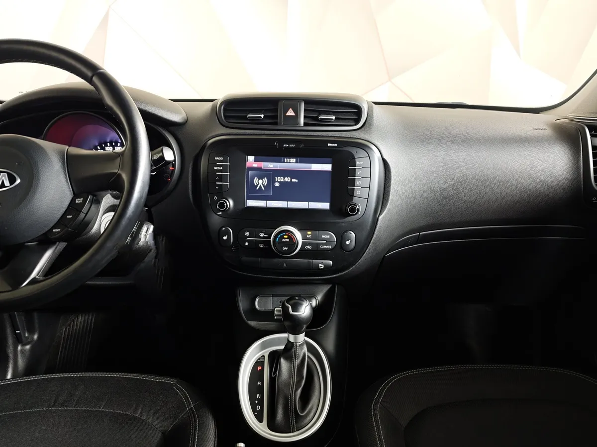 Kia Soul 1.6 GDI AT (132 л.с.) Classic Серебристый в АВИЛОН. Слайд №14