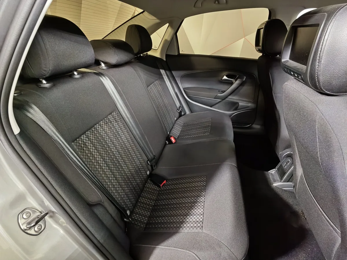 Volkswagen Polo 1.6 MT (105 л.с.) Trendline Серебристый в АВИЛОН. Слайд №15