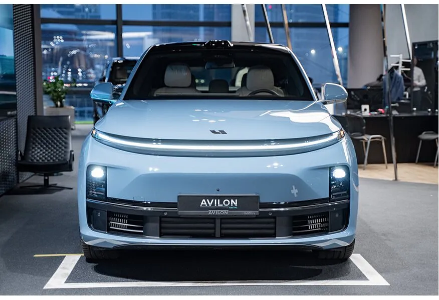 Li Auto L7 1.5 AT 4WD (449 л.с.) Ultra Голубой в АВИЛОН. Слайд №3