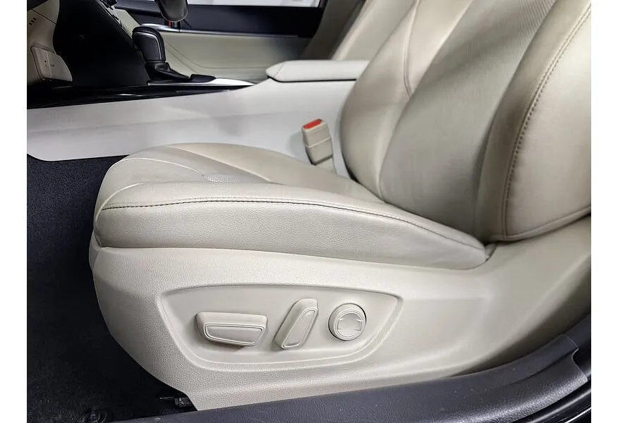 Toyota Camry 2.5 AT (181 л.с.) Черный в АВИЛОН. Слайд №21