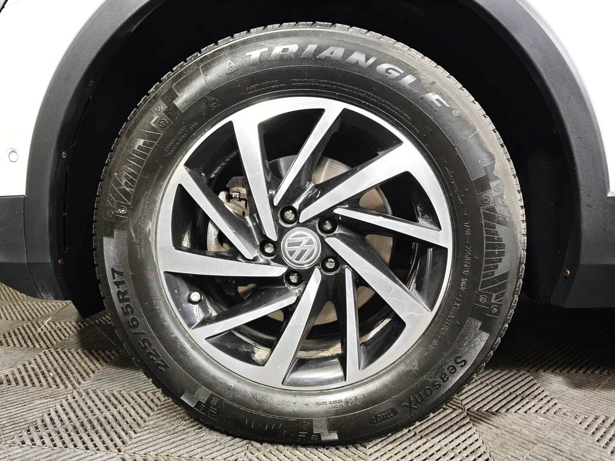 Volkswagen Tiguan 2.0 TDI 4Motion DSG (150 л.с.) Comfortline Белый в АВИЛОН. Слайд №9