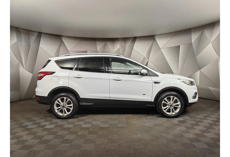 Ford Kuga 1.5 EcoBoost AT AWD (150 л.с.) Titanium Белый в АВИЛОН. Слайд №6