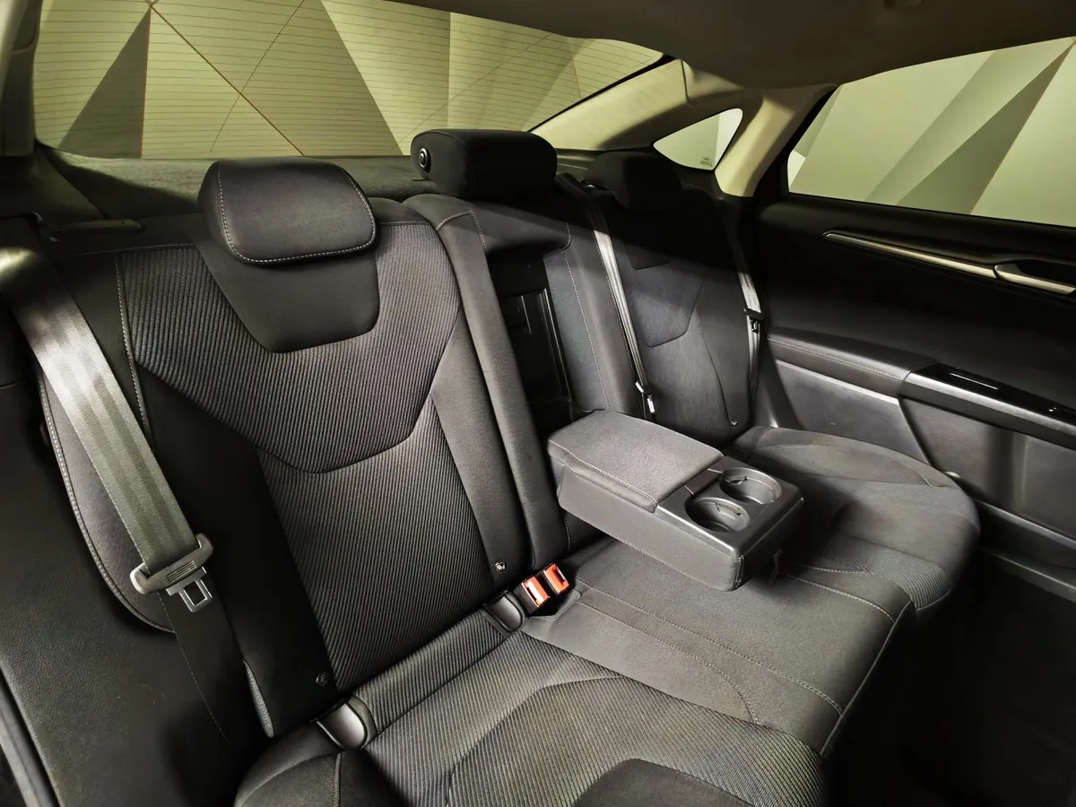 Ford Mondeo 2.5 AT (149 л.с.) Titanium Черный в АВИЛОН. Слайд №17