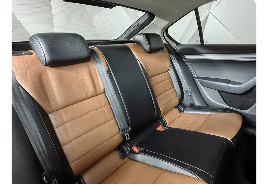 АВИЛОН - Skoda Octavia 1.4 TSI DSG (140 л.с.) Серебристый - slide 13