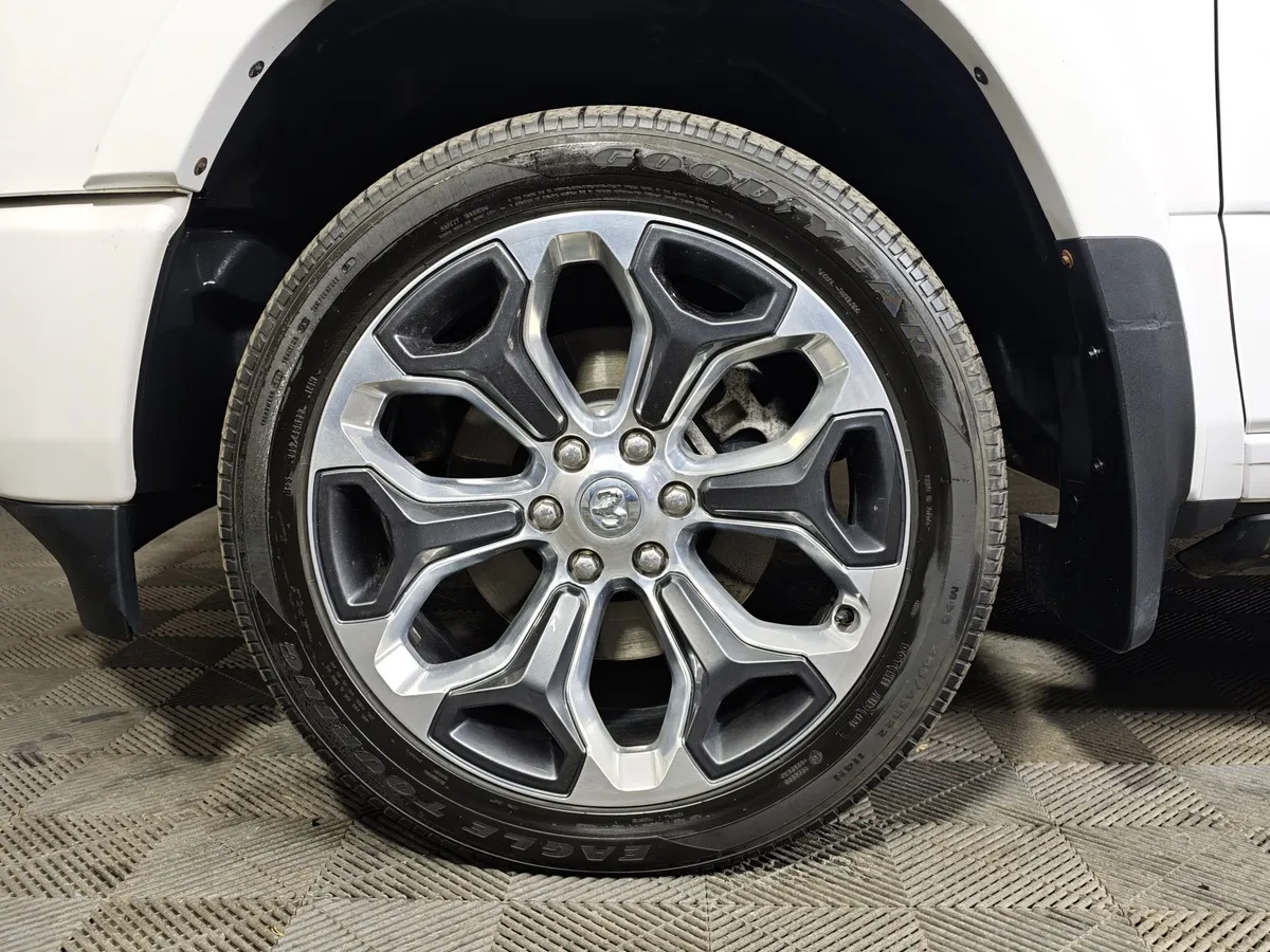 Dodge Ram 5.7 AT 4WD (396 л.с.) Белый в АВИЛОН. Слайд №9