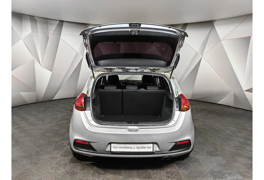 Kia Ceed 1.6 AT (129 л.с.) Серебристый в АВИЛОН. Слайд №11