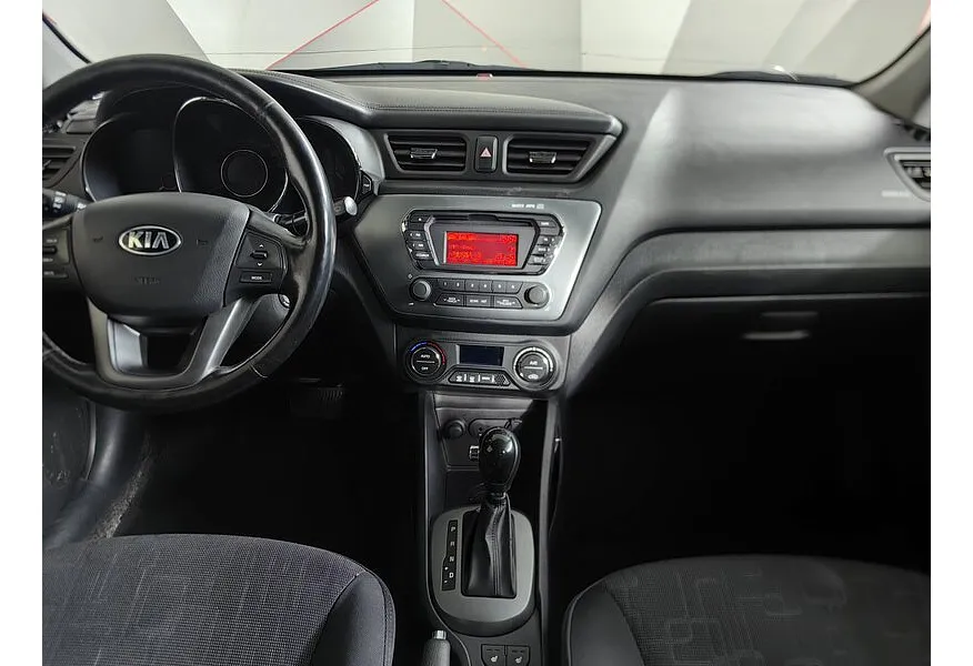 Kia Rio 1.6 AT (123 л.с.) Белый в АВИЛОН. Слайд №13