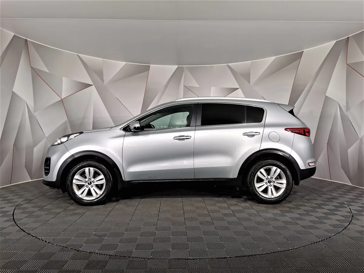 Kia Sportage 2.0 AT (150 л.с.) Серебристый в АВИЛОН. Слайд №5