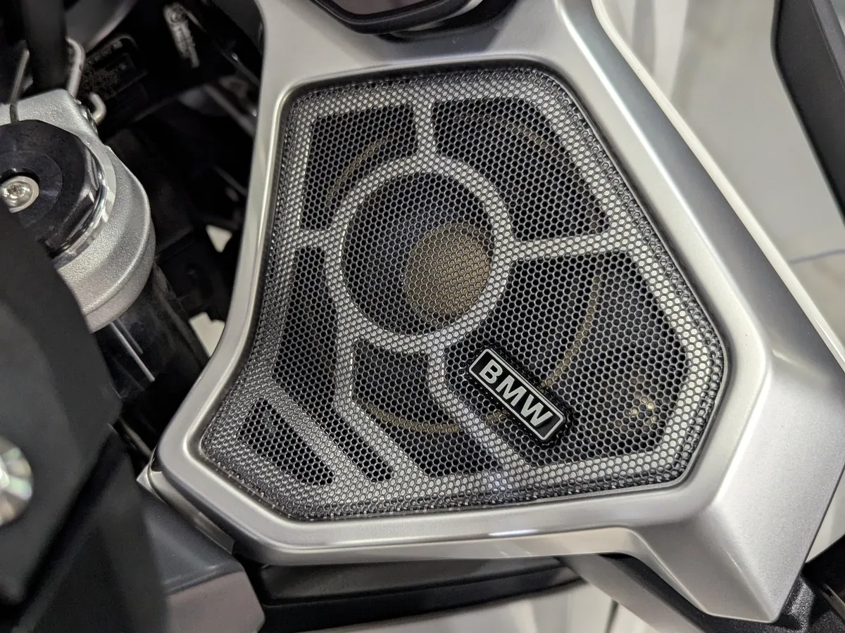 BMW Motorrad R 1300 RT 1300 см³ (145 л.с.) (145) 1300 Белый в АВИЛОН. Слайд №10