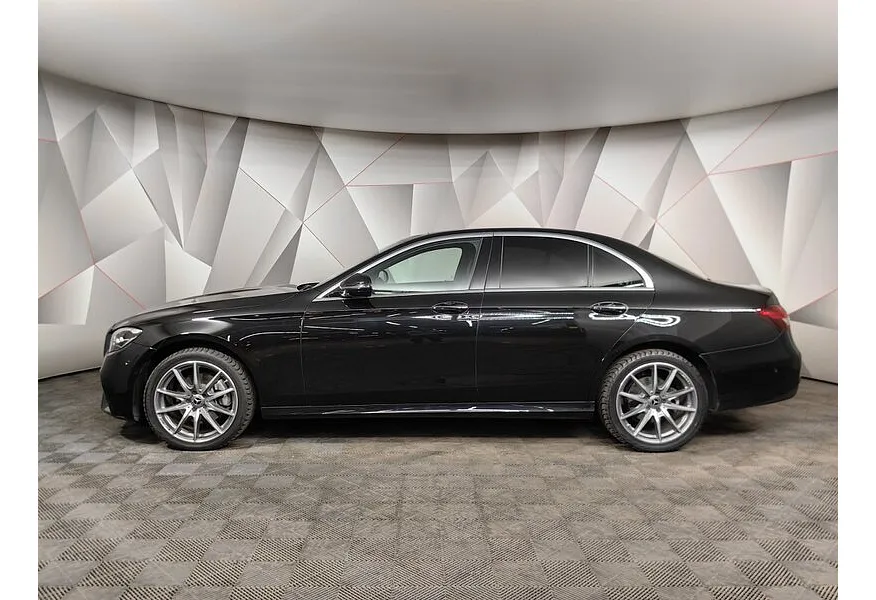 Mercedes-Benz E-Класс E 300 d 4MATIC 9G-TRONIC (249 л.с.) Sport Plus Черный в АВИЛОН. Слайд №5