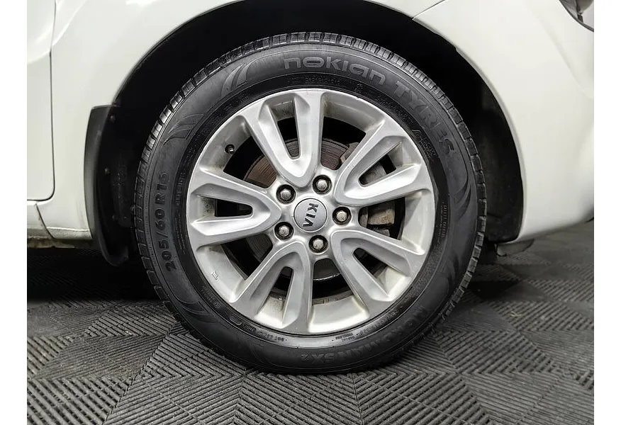 АВИЛОН - Kia Soul 1.6 MT (124 л.с.) Luxe Белый - slide 18