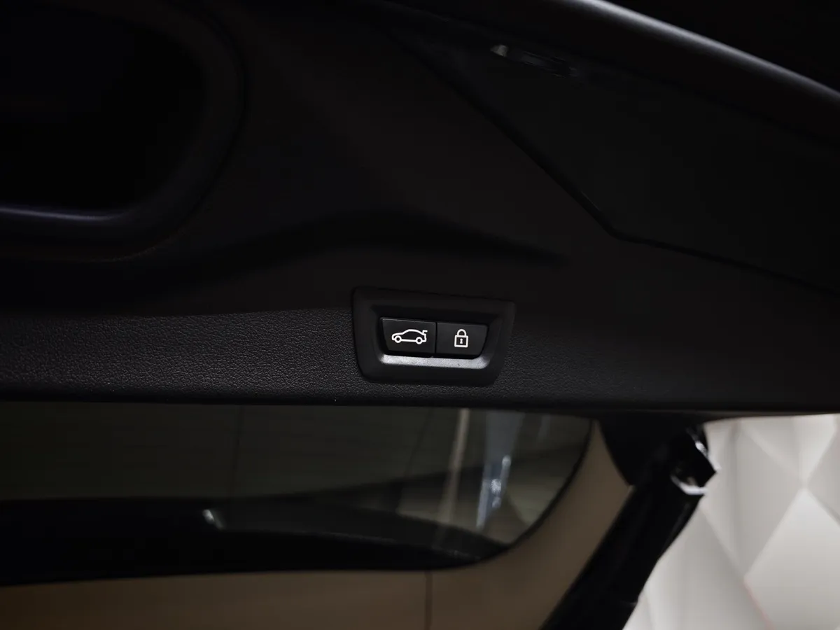 BMW X5 xDrive30d Steptronic (249 л.с.) Business Plus Серый в АВИЛОН. Слайд №16