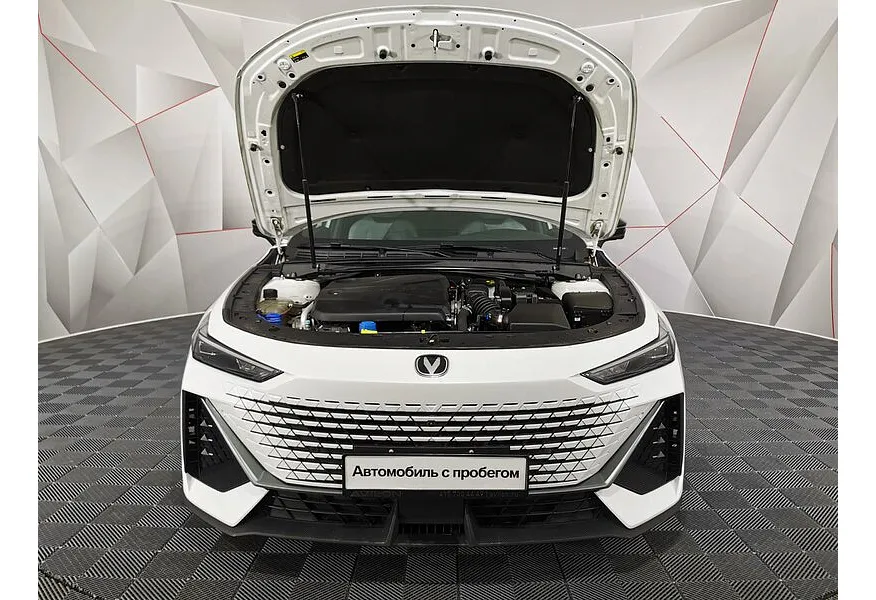 Changan UNI-V 1.5 AMT (181 л.с.) LX Белый в АВИЛОН. Слайд №11