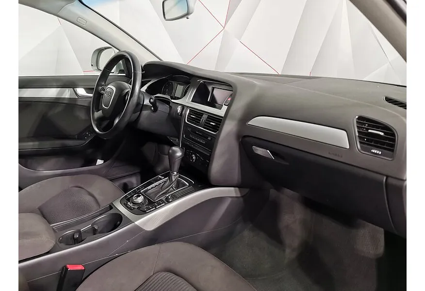Audi A4 2.0 TDI multitronic (143 л.с.) Серебристый в АВИЛОН. Слайд №13