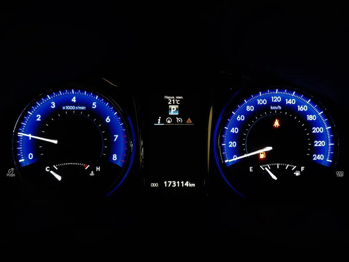 Toyota Camry 2.0 AT (148 л.с.) Черный в АВИЛОН. Слайд №17