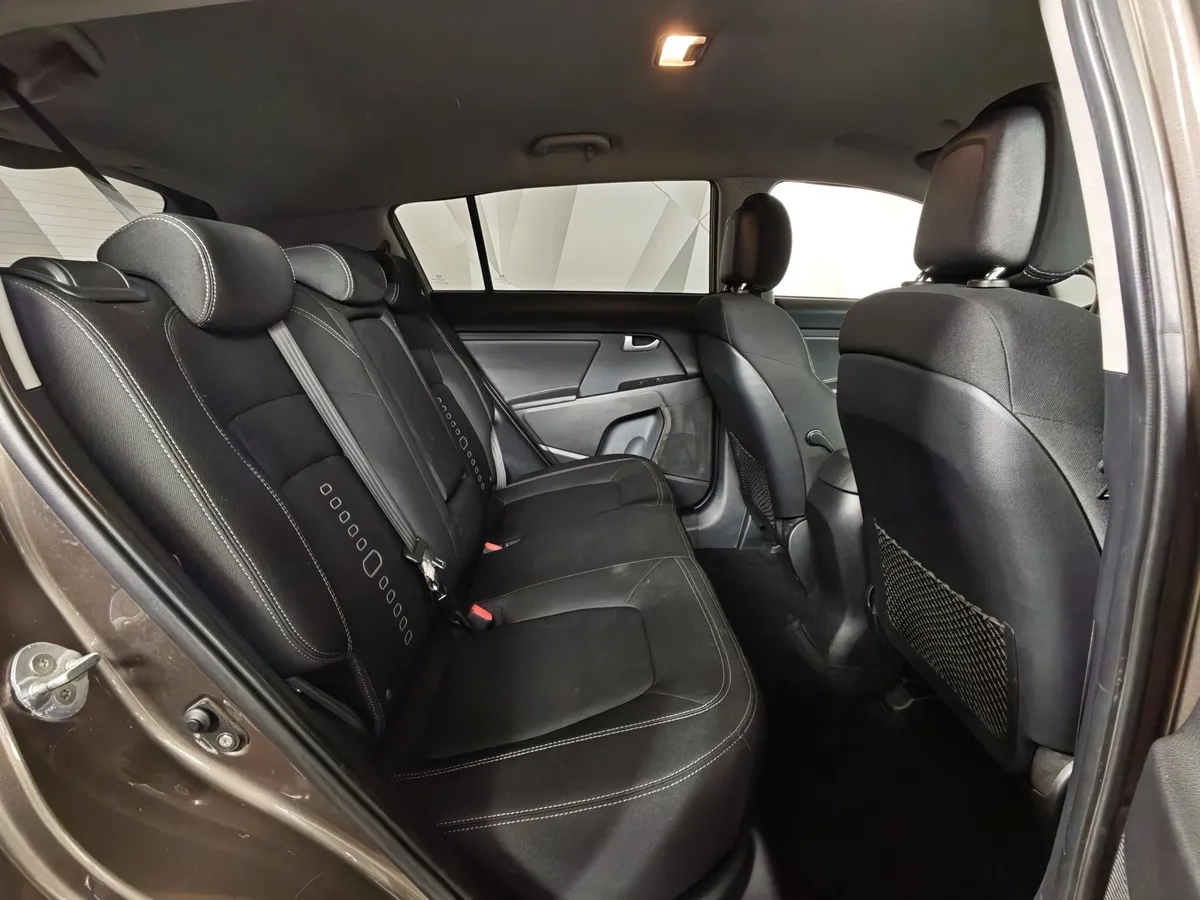 Kia Sportage 2.0 AT 4WD (150 л.с.) Luxe Коричневый в АВИЛОН. Слайд №16