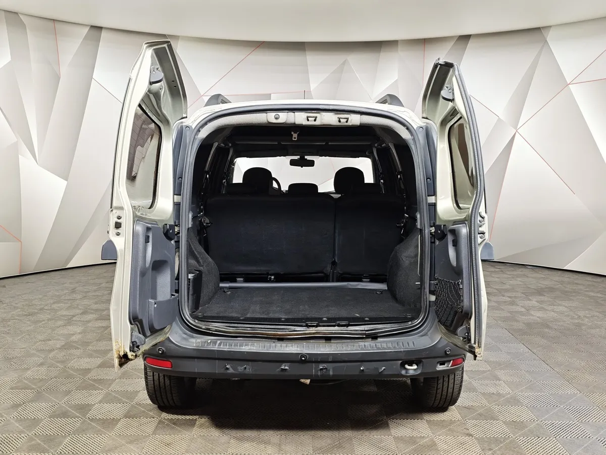 ВАЗ (Lada) Largus 1.6 MT 16 кл (5 мест) (102 л.с.) KS045-52-X00 Luxe Бежевый в АВИЛОН. Слайд №10
