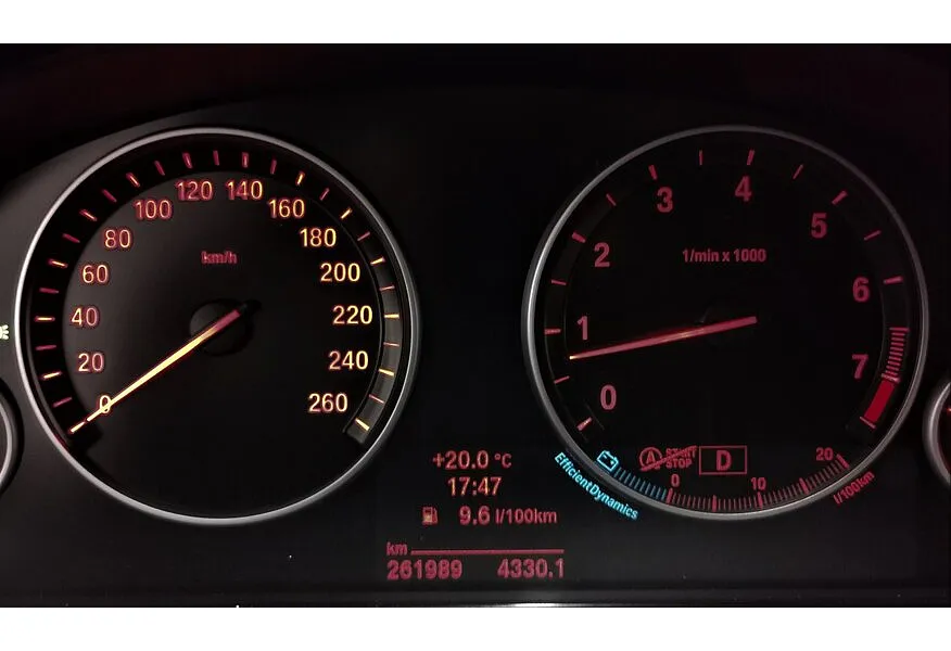 BMW 5 серия 520i AT (184 л.с.) Черный в АВИЛОН. Слайд №13