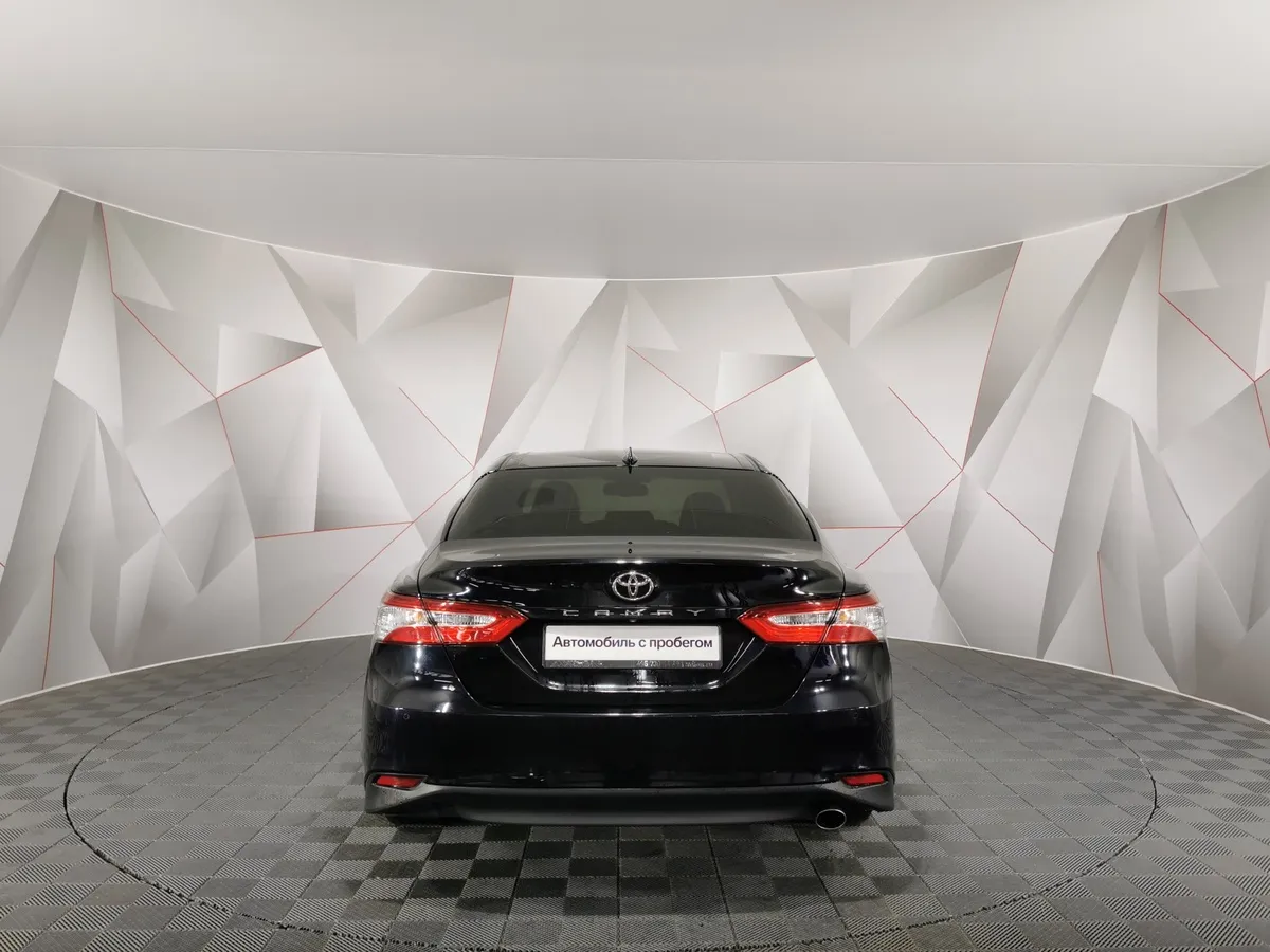 Toyota Camry 2.5 AT (181 л.с.) Черный в АВИЛОН. Слайд №8