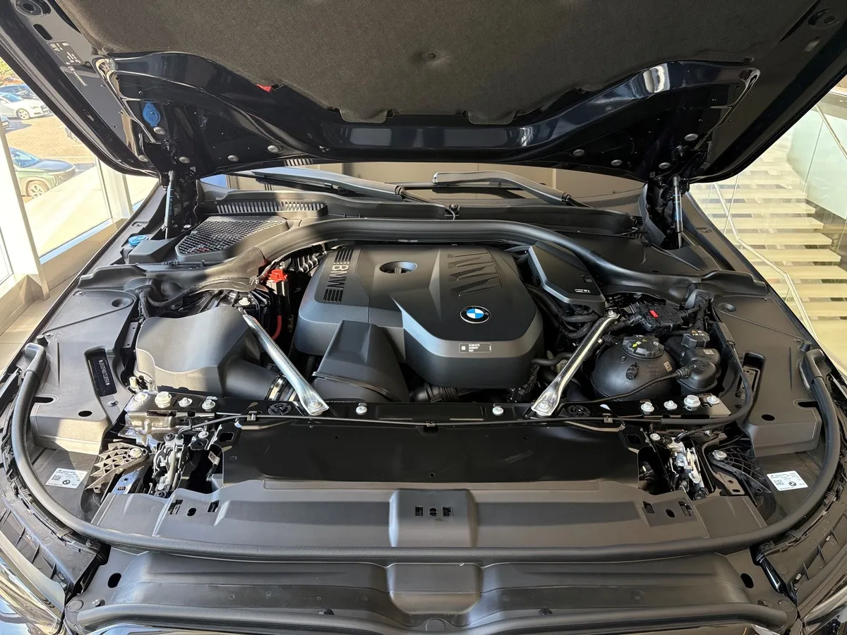 BMW 5 серия 530i xDrive AT (252 л.с.) Черный в АВИЛОН. Слайд №12