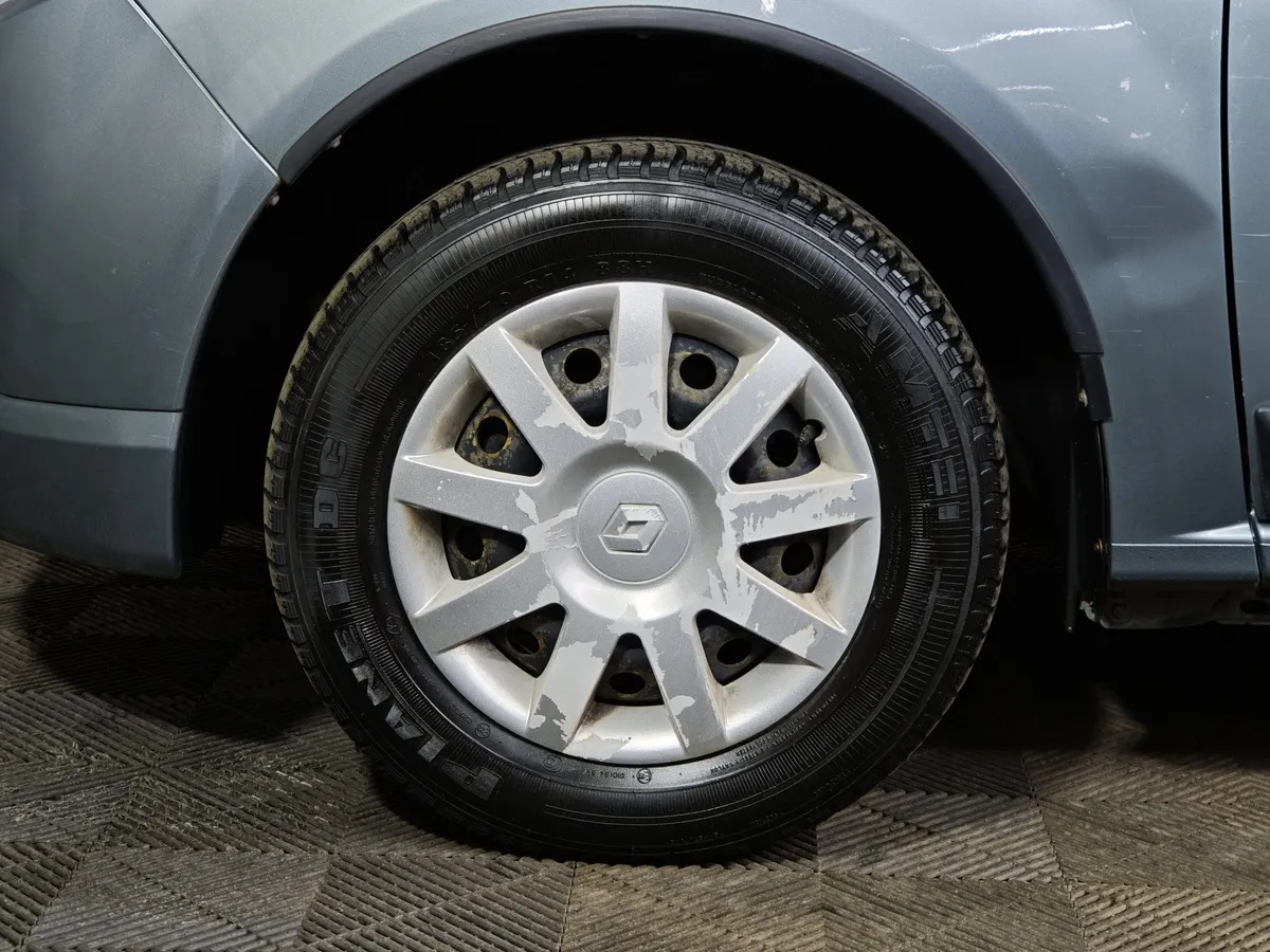 Renault Sandero 1.6 MT (84 л.с.) Синий в АВИЛОН. Слайд №9