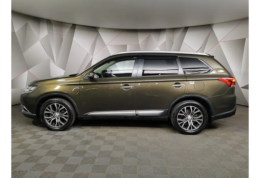 Mitsubishi Outlander 2.4 CVT 4WD (167 л.с.) Коричневый в АВИЛОН. Слайд №5