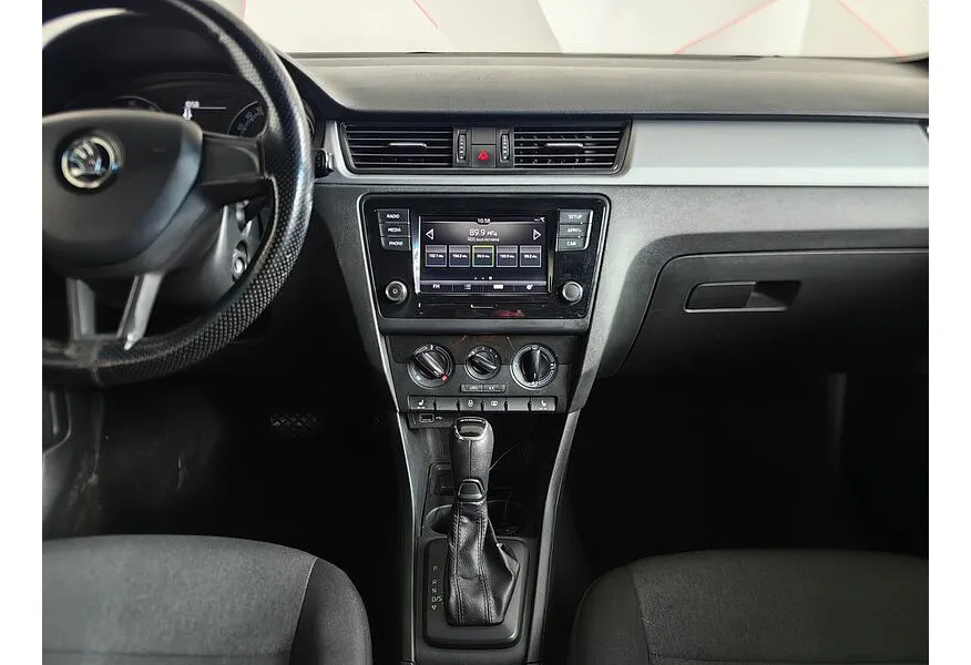 Skoda Rapid 1.6 AT (110 л.с.) Белый в АВИЛОН. Слайд №13